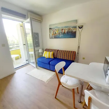 Fuer 3 Personen Ca 33 M In Pula, Istrien Und Umgebung * Pula